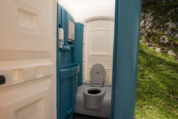 Best Porta potty rental near me  in Browns Lake, WI